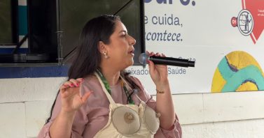 Águas de Valadares reúne colaboradores para conscientizar sobre prevenção ao câncer de mama