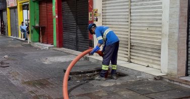 Redes de esgoto do Mercado Municipal passaram por manutenção preventiva