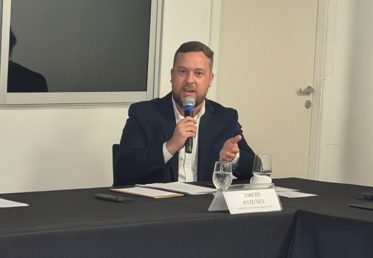 Diretor-executivo da Águas de Valadares recebe título de Cidadão Valadarense